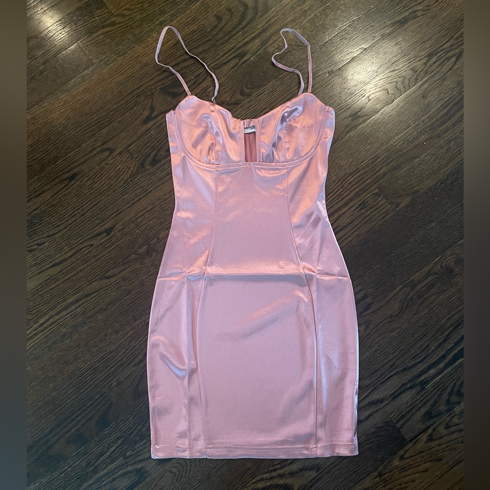 Pink satin adika body con dress, size M.